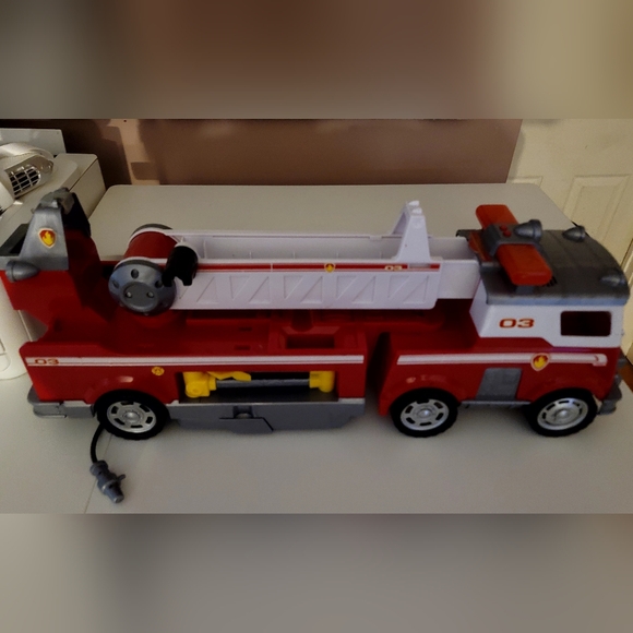 PAW Patrol Fire Truck Ultimate Rescue 24.5” Extendable 2ft Tall Ladder 03 Engine - Picture 3 of 7